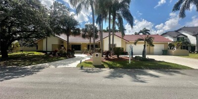 5 bedroom  Villa for sale in Coral Springs, Florida
