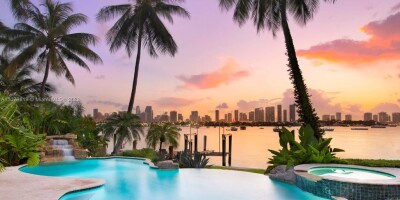 Villa for sale in Miami Beach, Florida