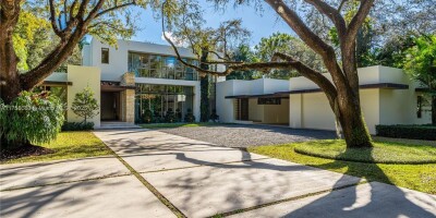8 bedroom  Villa for sale in Coral Gables, Florida