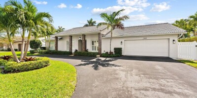 4 bedroom  Villa for sale in Plantation, Florida