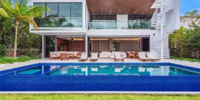 Villa for sale in Miami Beach, Florida