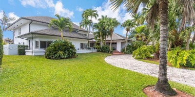 6 bedroom  Villa for sale in Miami, Florida