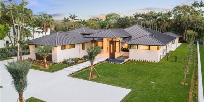 Villa for sale in Miami, United States