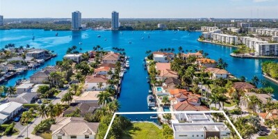 6 bedroom  Villa for sale in North Miami Beach, Florida