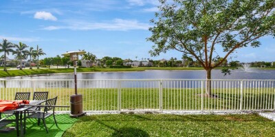 Townhouse for sale in Lake Worth, Florida