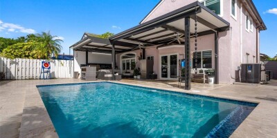 Villa for sale in Pembroke Pines, Florida