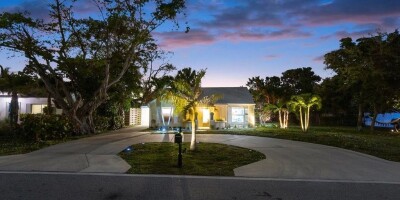 3 bedroom  Villa for sale in Lantana, Florida
