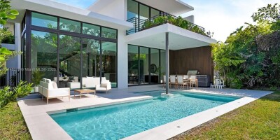 Villa for sale in Miami, Florida