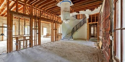 8 bedroom  Villa for sale in Miami Beach, Florida