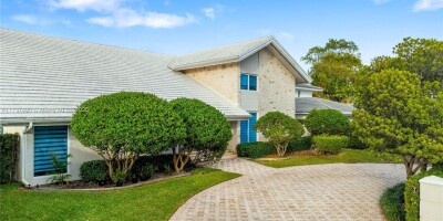 4 bedroom  Villa for sale in Bay Harbor Islands, Florida