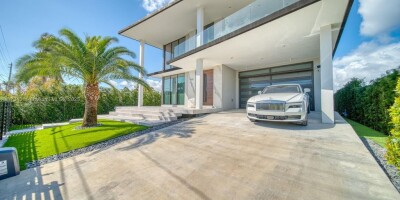 6 bedroom  Villa for sale in North Bay Village, United States