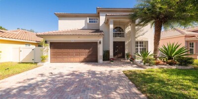 Villa for sale in Pembroke Pines, Florida