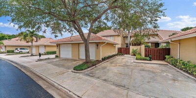 3 bedroom  Townhouse for sale in Palm Beach Gardens, Florida