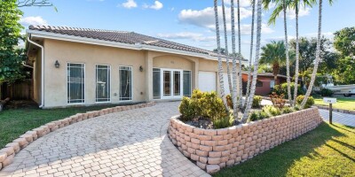 Villa for sale in Oakland Park, Florida