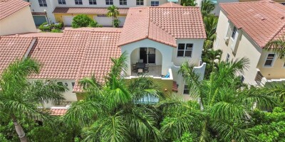 Townhouse for sale in Pembroke Pines, Florida