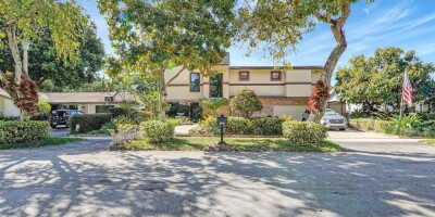 4 bedroom  Villa for sale in Cooper City, Florida