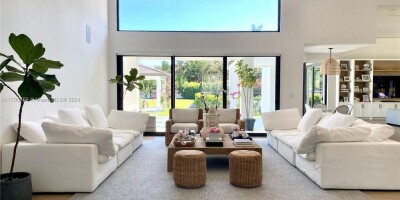 6 bedroom  Villa for sale in Miami, Florida