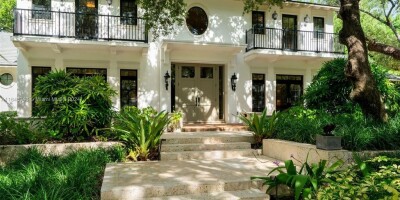 Villa for sale in Coral Gables, Florida