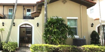 Townhouse for sale in Pembroke Pines, Florida