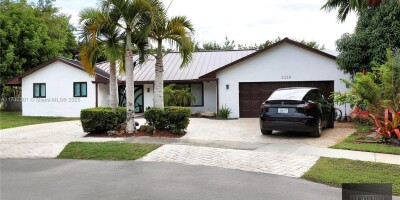 Villa for sale in Hollywood, Florida