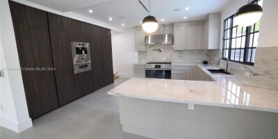 Villa for sale in Hollywood, Florida