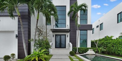 6 bedroom  Villa for sale in North Miami, United States