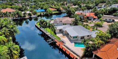 5 bedroom  Villa for sale in North Miami, Florida