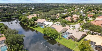 4 bedroom  Villa for sale in Coral Springs, Florida