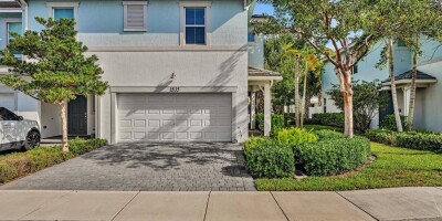 Townhouse for sale in Deerfield Beach, United States