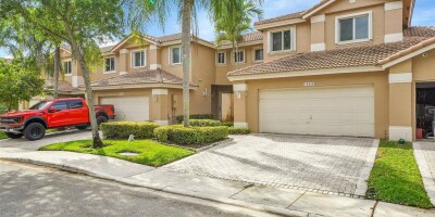 Townhouse for sale in Pembroke Pines, United States