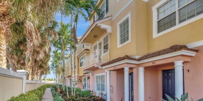 3 bedroom  Townhouse for sale in Boynton Beach, Florida