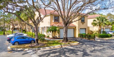 4 bedroom  Townhouse for sale in Coral Springs, Florida