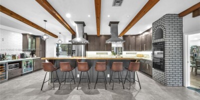 5 bedroom  Villa for sale in Plantation, United States