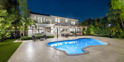 5 bedroom  Villa for sale in Miami Beach, Florida