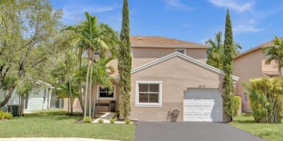 4 bedroom  Villa for sale in Pembroke Pines, Florida