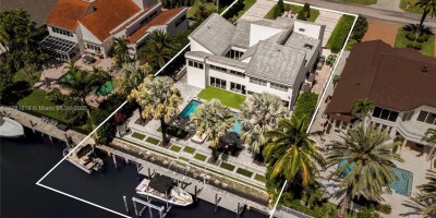 5 bedroom  Villa for sale in Hallandale, Florida