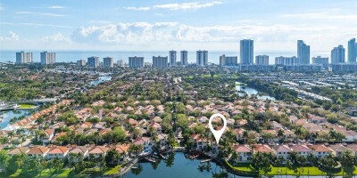 4 bedroom  Villa for sale in Hollywood, Florida