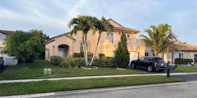 Villa for sale in Pembroke Pines, Florida