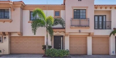 3 bedroom  Townhouse for sale in Coconut Creek, Florida