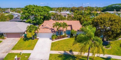 3 bedroom  Villa for sale in Tequesta, United States