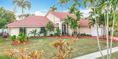 4 bedroom  Villa for sale in Pembroke Pines, Florida