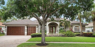 4 bedroom  Villa for sale in Palm City, Florida