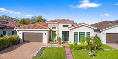 5 bedroom  Villa for sale in Hollywood, Florida