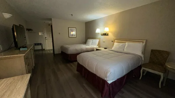 PRESQUE ISLE HOTEL Avatar Bg