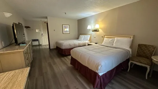 PRESQUE ISLE HOTEL Avatar Bg