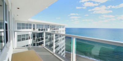 Photo of Apartment complex for sale in Fort Lauderdale, United States-medium-4